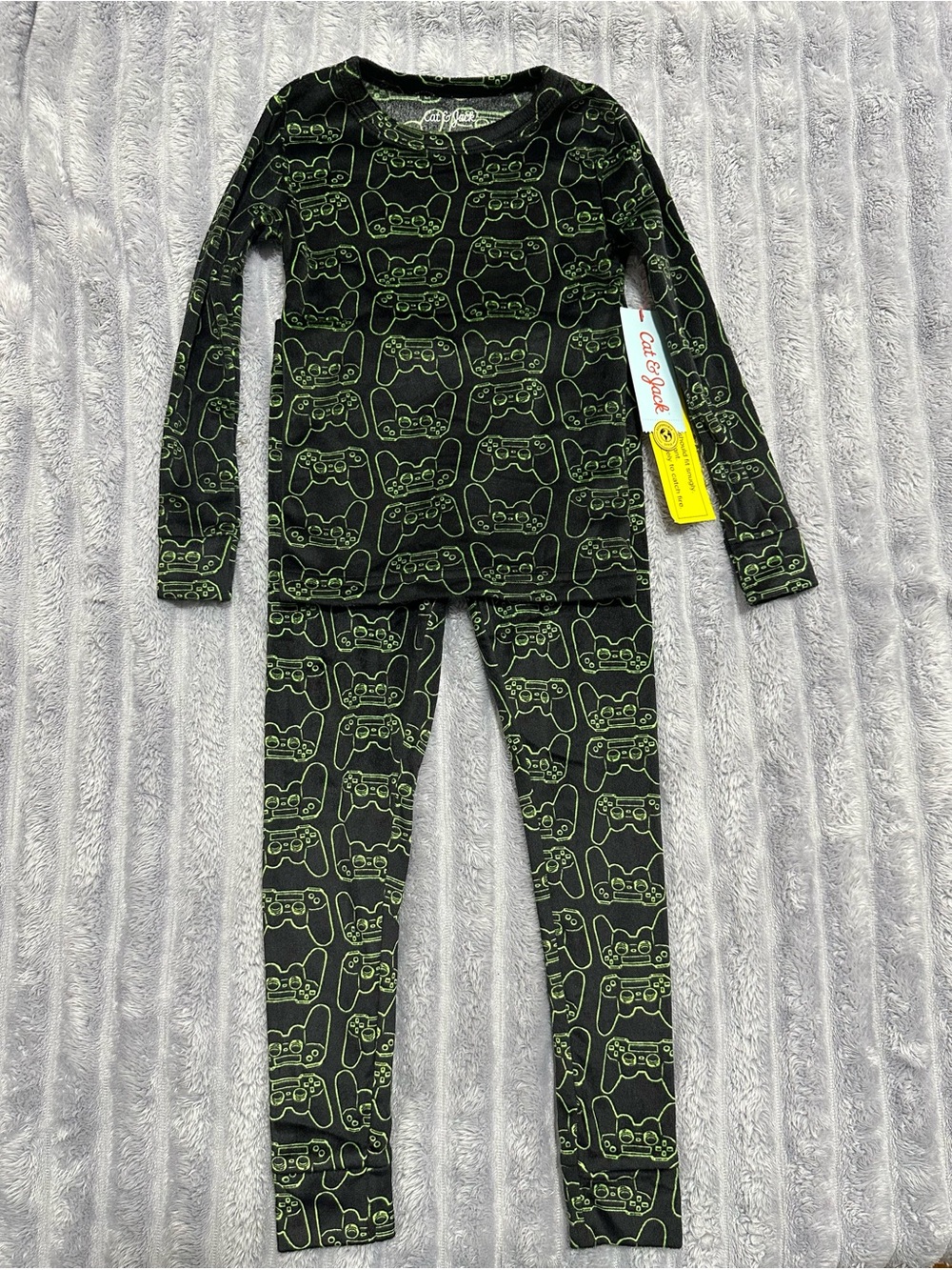 Cat & Jack Black and Neon Green Gamer Print Pajama Set